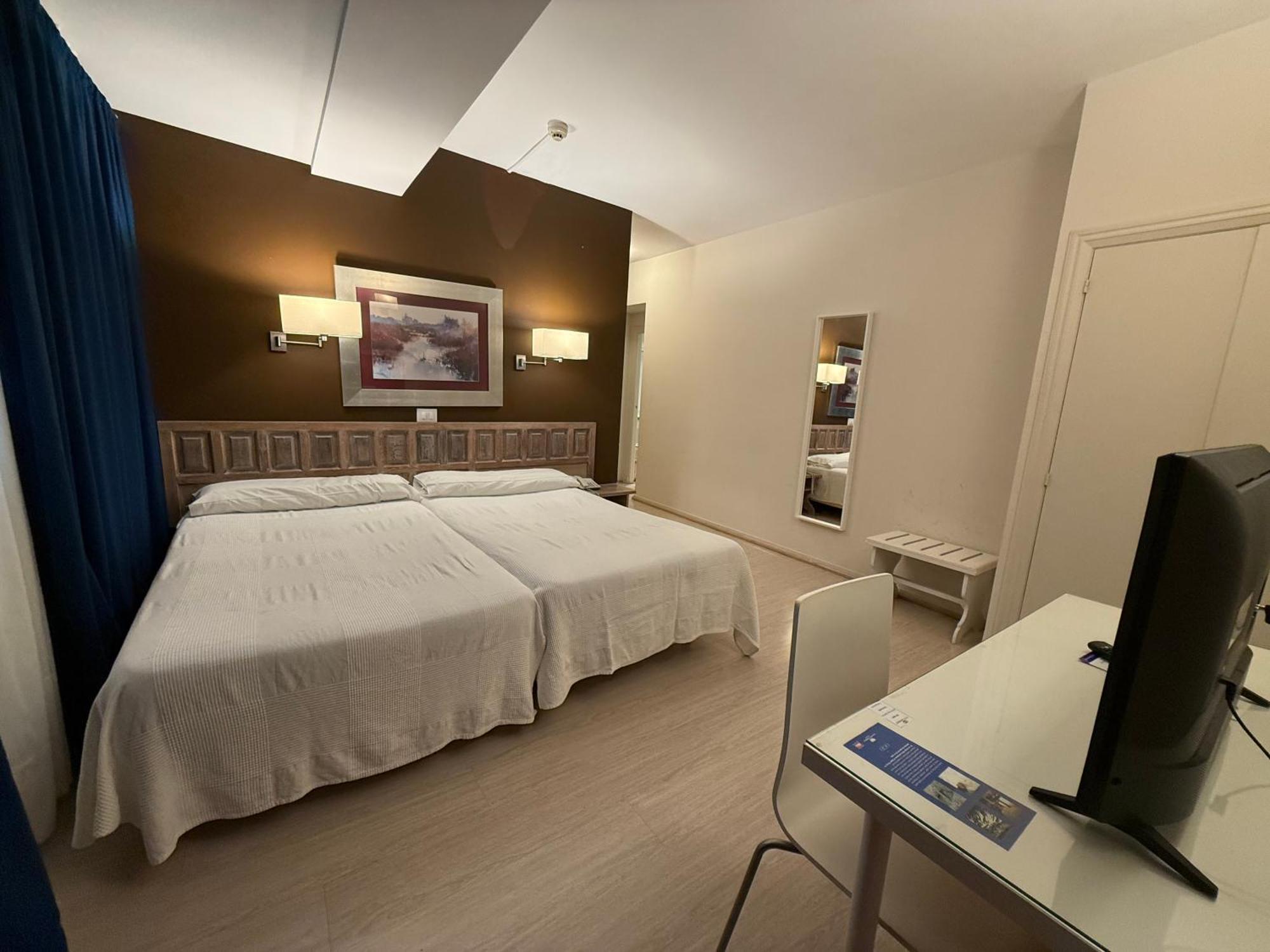 Hotel Virrey Арнедо Экстерьер фото