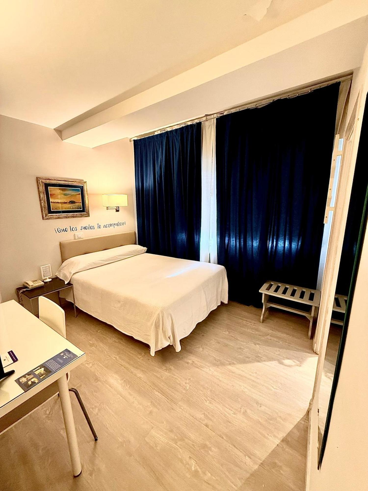 Hotel Virrey Арнедо Экстерьер фото