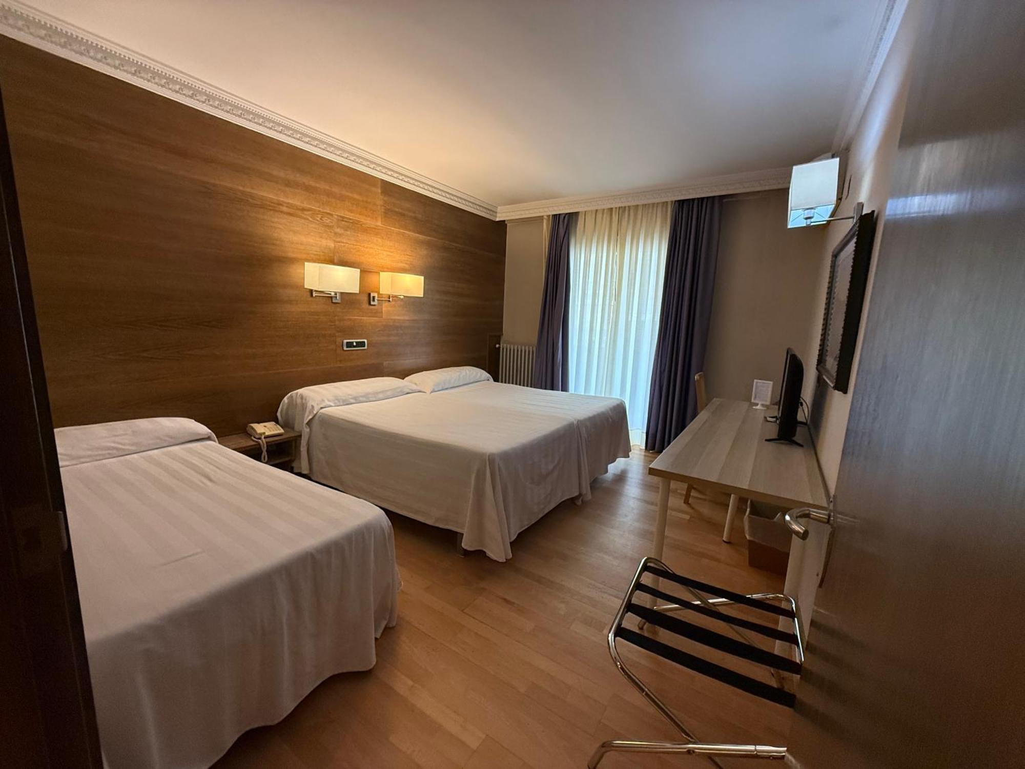 Hotel Virrey Арнедо Экстерьер фото