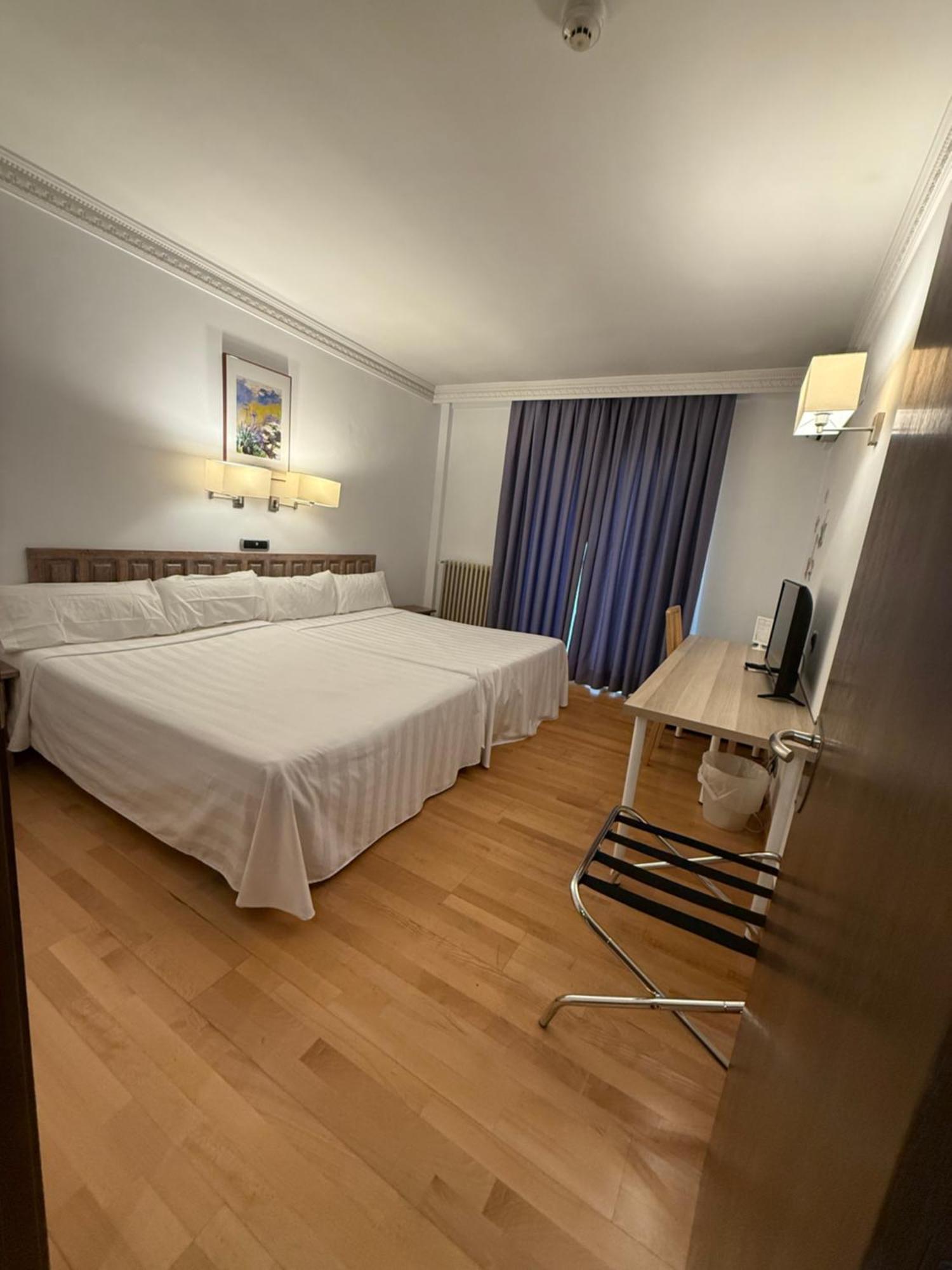 Hotel Virrey Арнедо Экстерьер фото