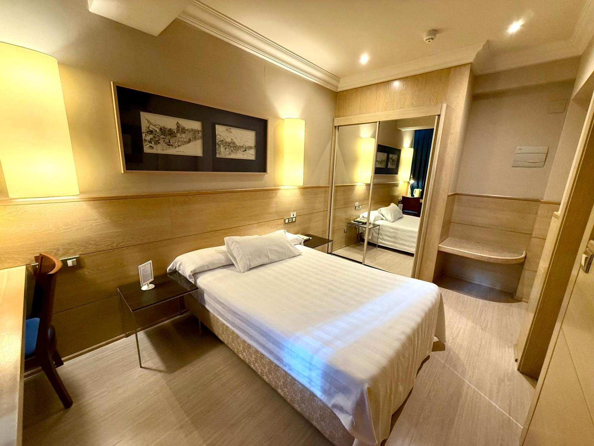 Hotel Virrey Арнедо Экстерьер фото